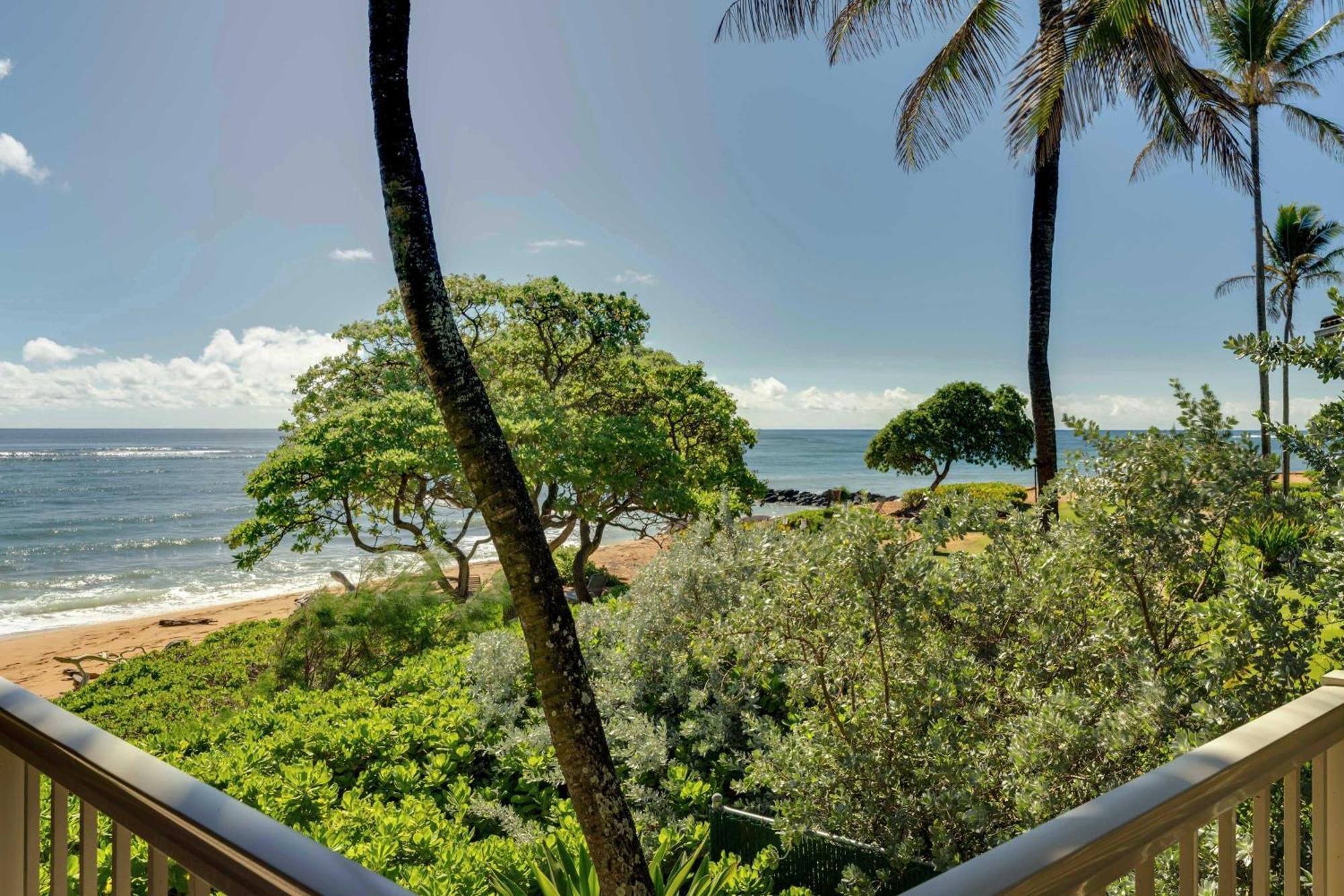 Waipouli Beachfront Condo With Balcony And Ocean Views Kapa'a Exterior photo